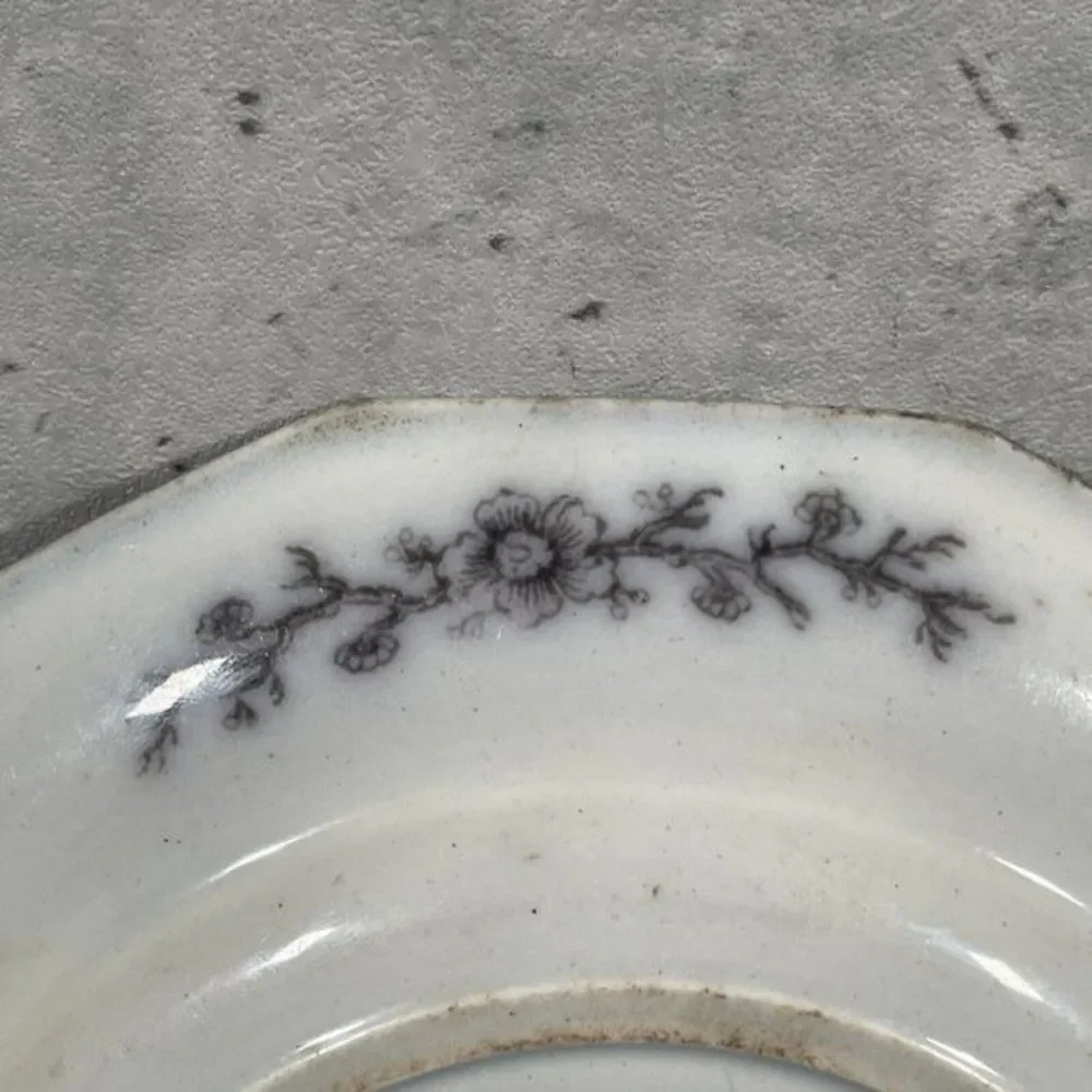 Antique J. Heath Tonquin Ceramic JH Black Boat Round‎ Salad Plate 7